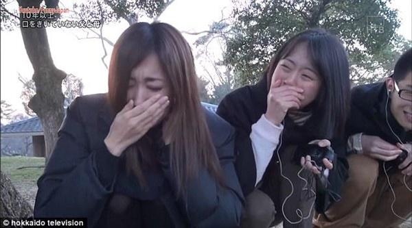 Bật khóc trước lý do chồng không nói chuyện với vợ suốt 2 thập kỷ-4