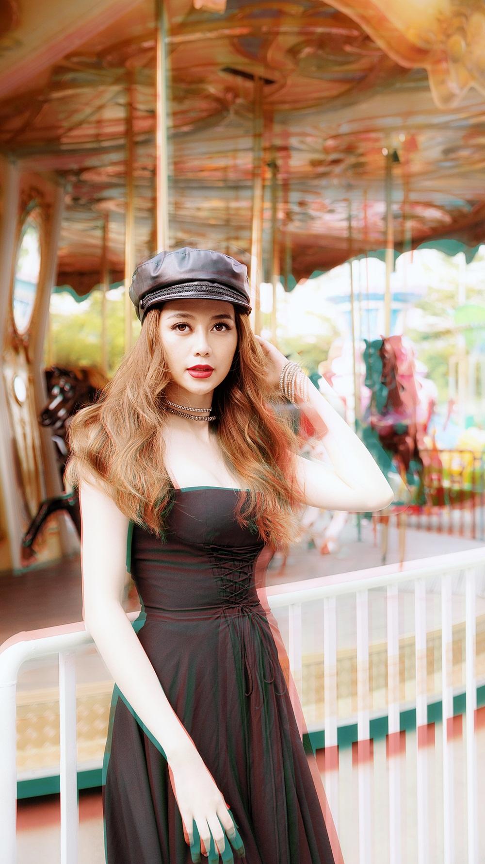 Không mai đào hay câu đối, Tết của Thiều Bảo Trang đậm chất Âu Mỹ-7