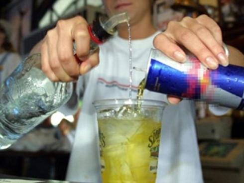 Uống rượu với những thực phẩm này dễ say, ngộ độc