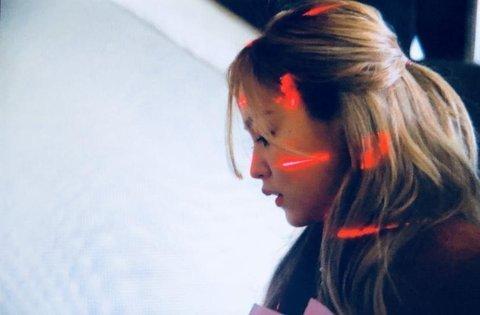 SỐC: Anti-fan tụ tập bắn laser vào mặt Yeri (Red Velvet) ngay trong buổi lễ tốt nghiệp của nữ thần tượng-2