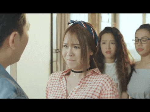 Bị Sam cưỡng hôn liên tiếp, Trường Giang 'quắn quéo' hết tay chân