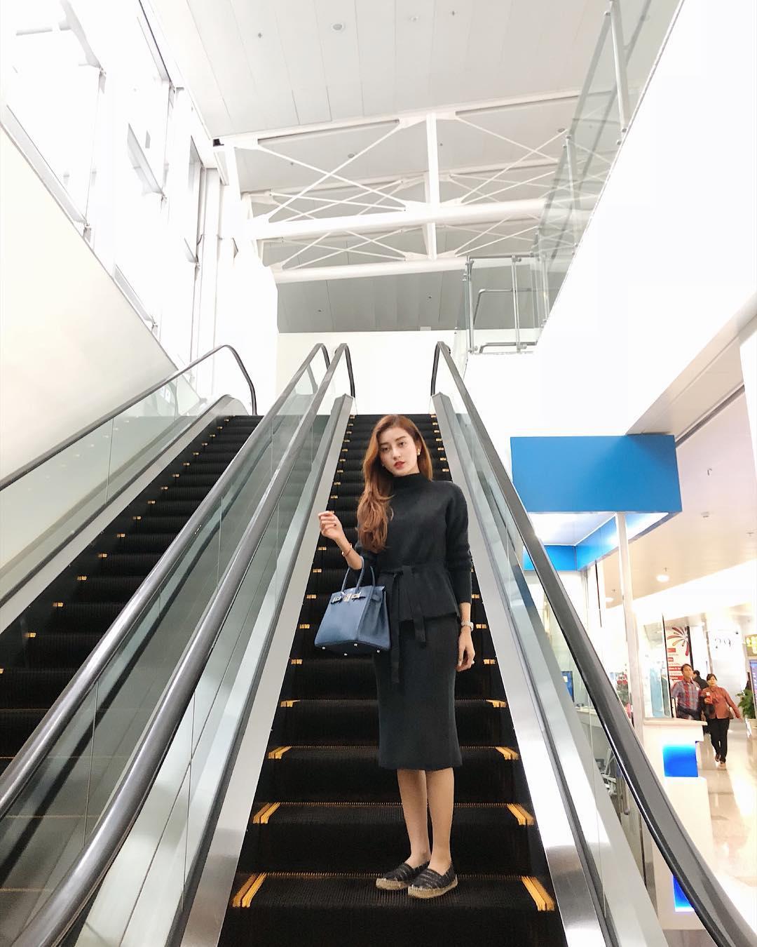 Tin sao Việt: Angela Phương Trinh trổ tài bé đảm thiết kế quà tết cho người thân-4