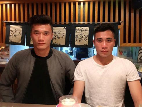 Thủ môn Bùi Tiến Dũng: 'Anh em con yêu bố mẹ nhiều lắm'