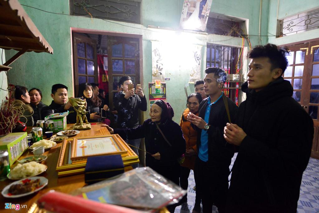 Thủ môn Bùi Tiến Dũng: Anh em con yêu bố mẹ nhiều lắm-2