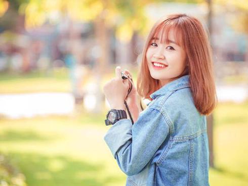 'Lịm tim' với bản nhạc chế 'Chạm khẽ tim U23 một chút thôi' của gái xinh Sóc Trăng