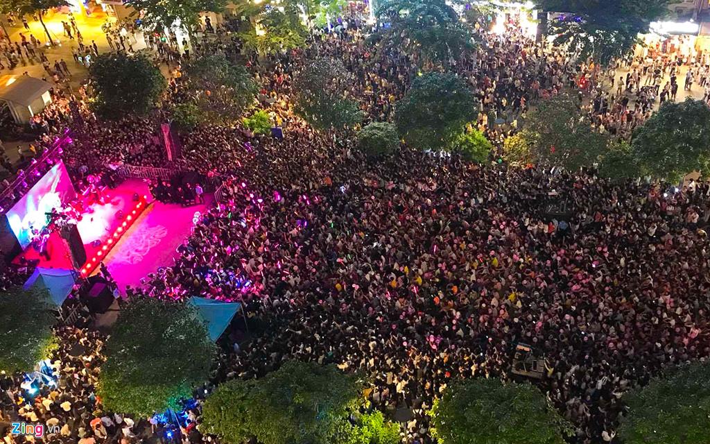 Những hình ảnh gây sốt nhất làng giải trí Việt suốt 365 ngày của năm 2017-3