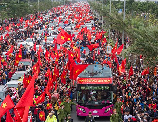 Những hình ảnh gây sốt nhất làng giải trí Việt suốt 365 ngày của năm 2017-8