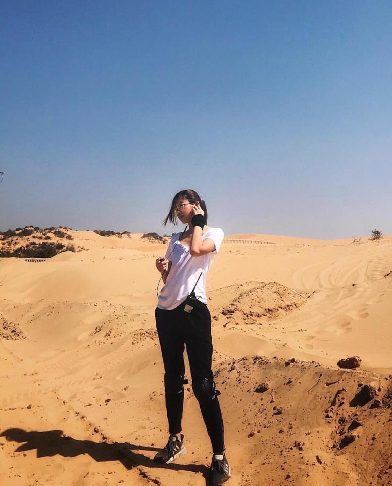 Bộ đôi hotgirl thị phi Linh Ka - Trương Hoàng Mai Anh khoe dáng cùng áo dài đón Tết-4