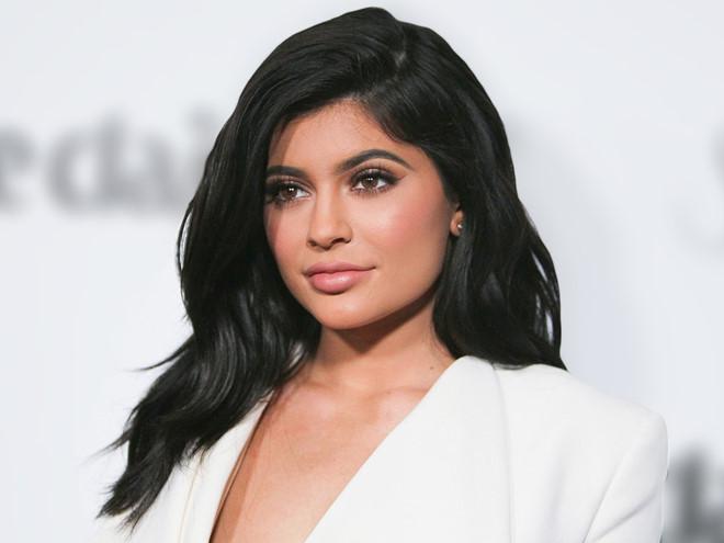 Bức ảnh con gái Kylie Jenner gây bão mạng-2