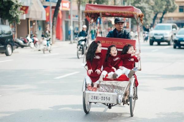 Chết cười với bộ ảnh mẫu nhí chụp ảnh Tết mà hờn dỗi từ đầu đến cuối, mặt bí xị như mất Tết-6