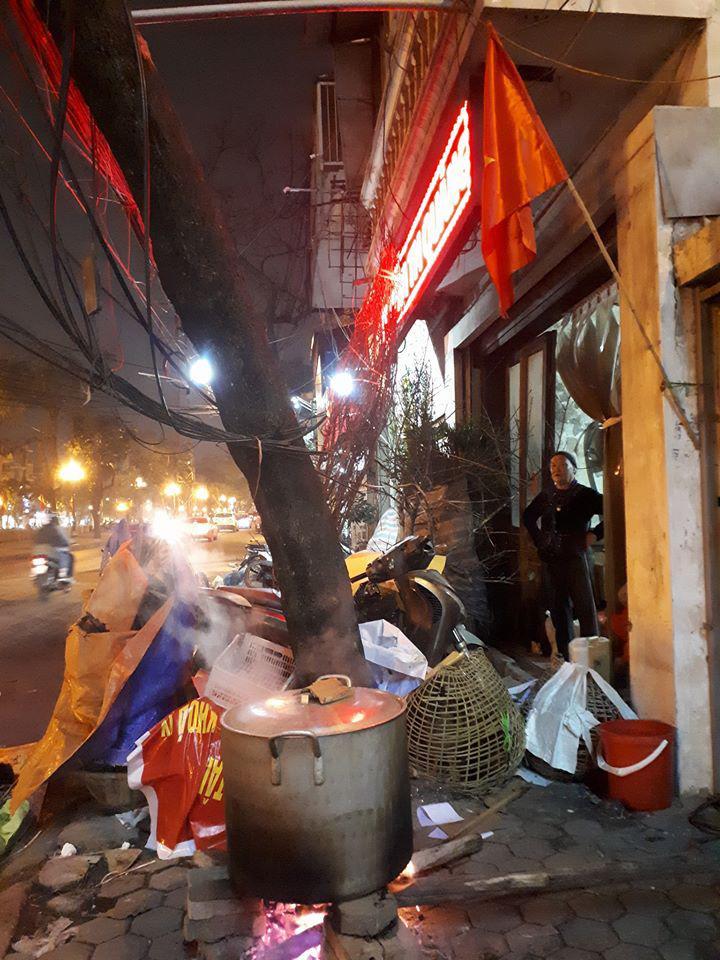 Nồi bánh chưng giản dị bất ngờ được chia sẻ nhiều nhất ngày hôm nay-3