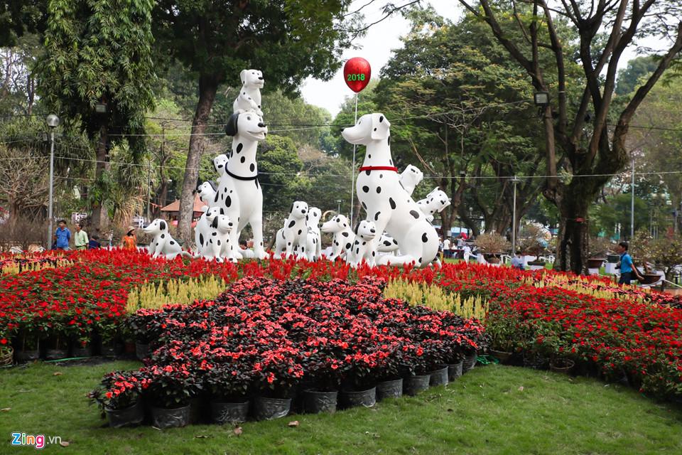 Hàng nghìn người dạo chơi Hội hoa xuân Tao Đàn-1