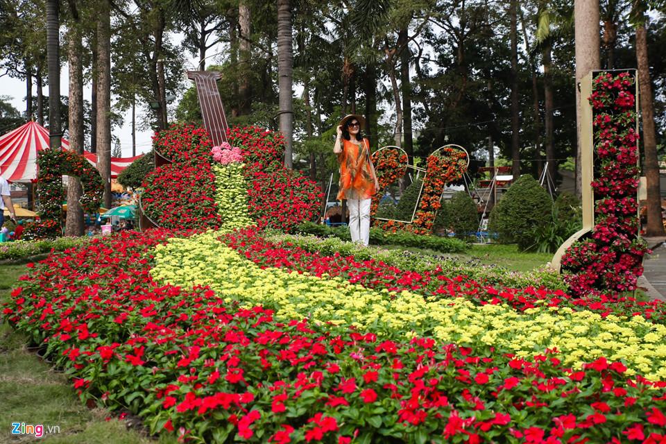 Hàng nghìn người dạo chơi Hội hoa xuân Tao Đàn-2