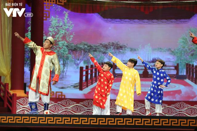 Con trai Xuân Bắc đóng Táo Quân 2018: Cầm tiền thì sợ tiền rơi, cầm tờ A4 đời đời ấm no-3