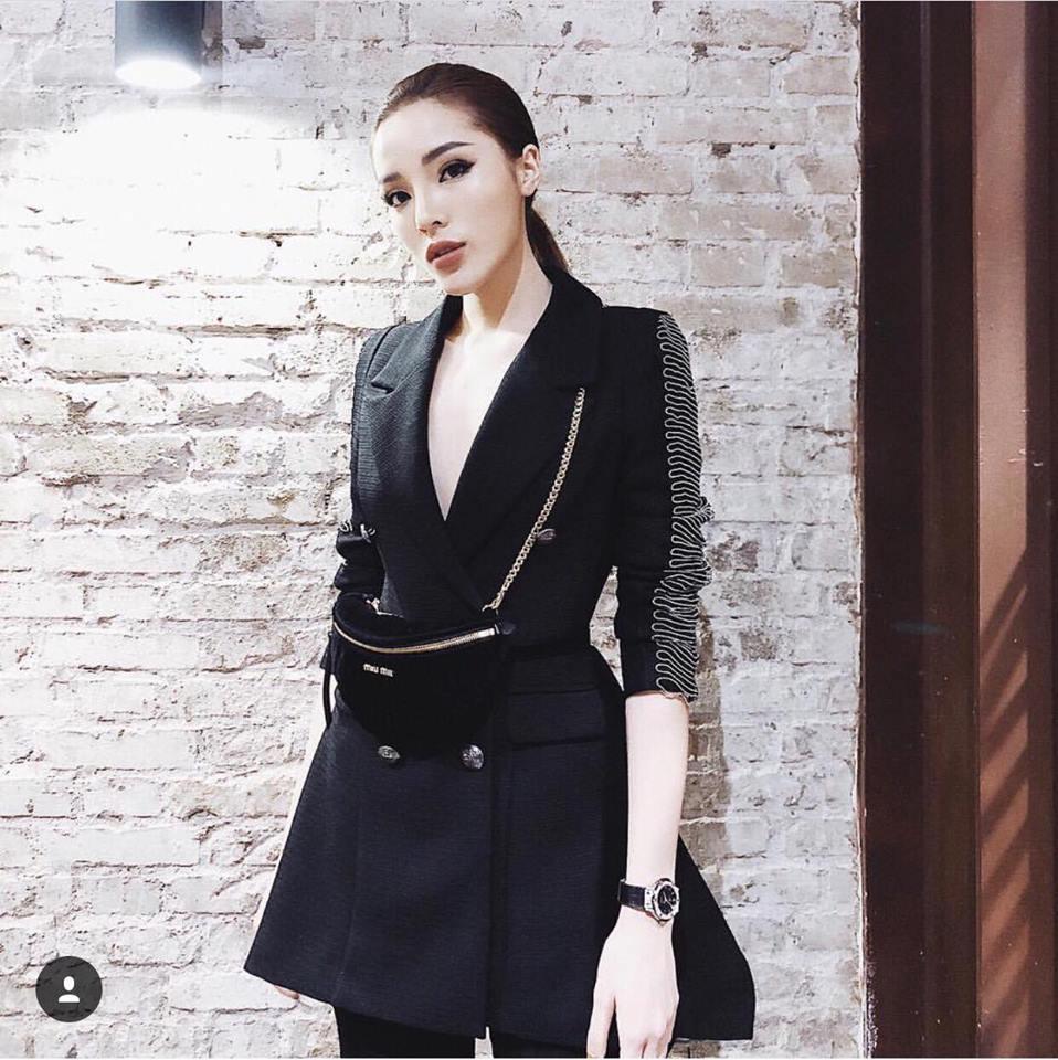 Diện chung thiết kế, Kỳ Duyên sang chảnh nhờ body xuất sắc - Hòa Minzy lọt thỏm vì vóc dáng nhỏ bé-1