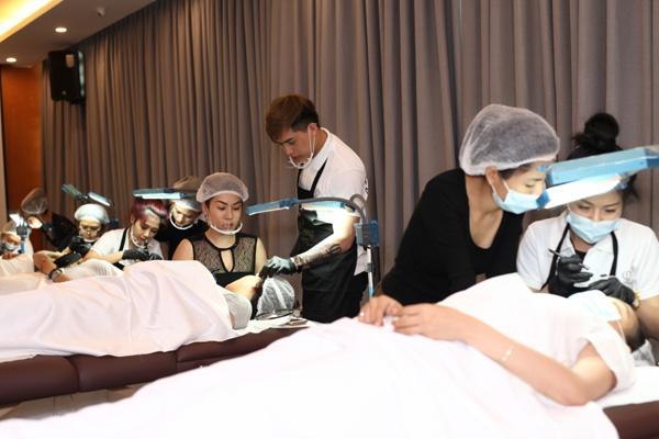 Master Kevin Lê mở lớp dạy nghề miễn phí cho cộng đồng LGBT-3