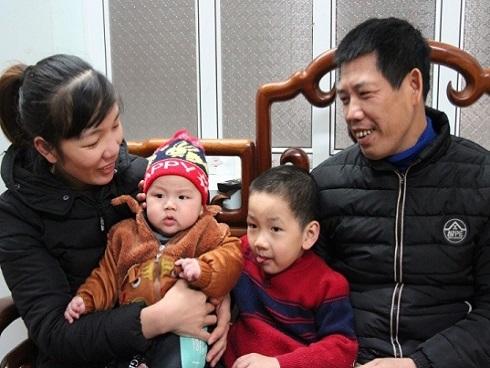 Cái Tết đầu tiên hạnh phúc bên cha mẹ của bé trai nặng 7,1kg kỷ lục ở Vĩnh Phúc