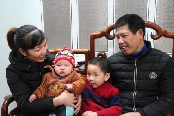 Cái Tết đầu tiên hạnh phúc bên cha mẹ của bé trai nặng 7,1kg kỷ lục ở Vĩnh Phúc-2