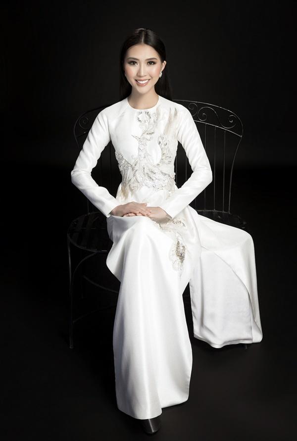 Ngắm loạt ảnh này để thấy khó có ai mặc áo dài đẹp và gợi cảm hơn Tường Linh-10