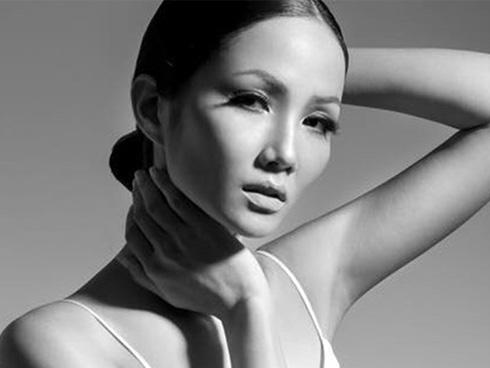 Phản ứng khác người của HHen Niê khi tận tai nghe người khác nói xấu mình-2