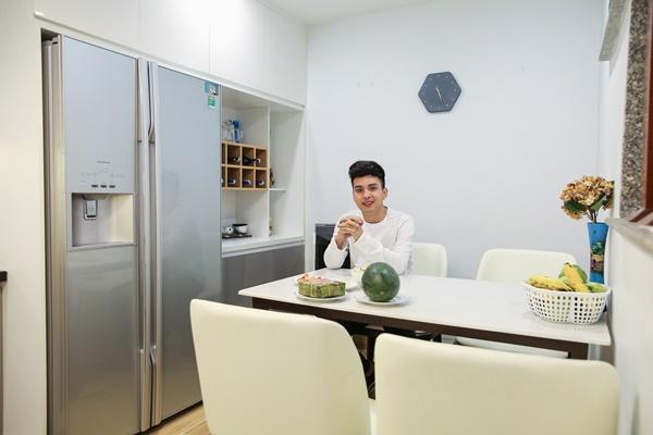 Đầu năm, ghé thăm căn hộ màu trắng sang trọng của Hồ Quang Hiếu-6