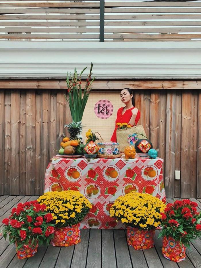 Cách ăn tết trong gia tộc triệu đô chồng của ngọc nữ Hà Tăng qua các năm-3