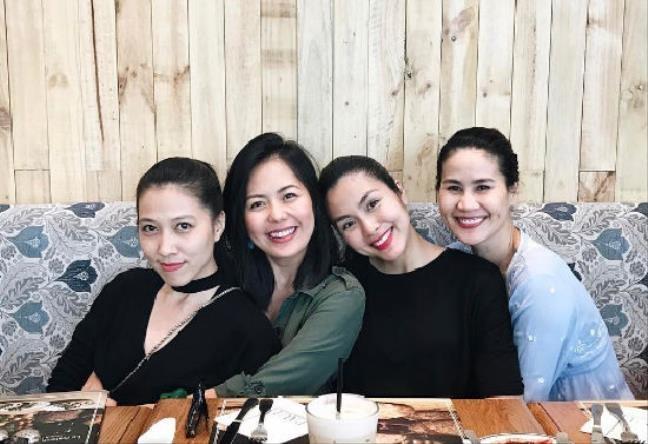 Cách ăn tết trong gia tộc triệu đô chồng của ngọc nữ Hà Tăng qua các năm-8