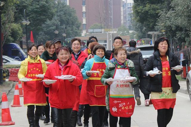 Choáng váng với đại tiệc tất niên hoành tráng hàng ngàn món không nhà nào sánh kịp-6