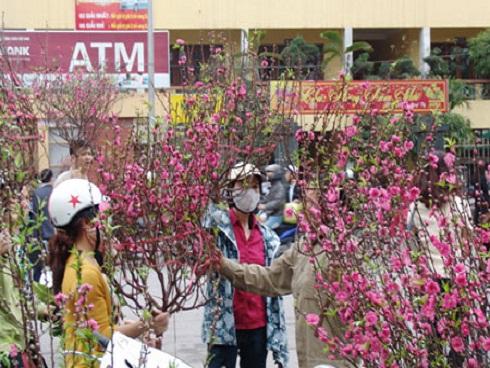 Cận Tết, Bệnh viện Bạch Mai vỡ trận, bác sĩ kiệt sức vì cấp cứu-11