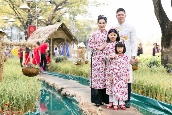 Mặc kệ thị phi ồn ào, vợ chồng Bình Minh - Anh Thơ vẫn đong đầy hạnh phúc bên nhau-6