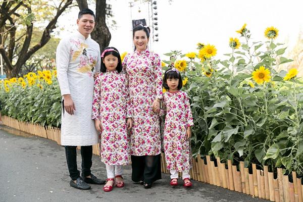 Mặc kệ thị phi ồn ào, vợ chồng Bình Minh - Anh Thơ vẫn đong đầy hạnh phúc bên nhau-8