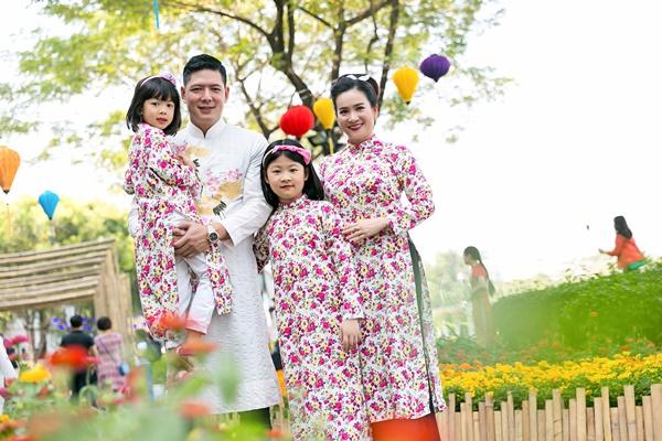 Mặc kệ thị phi ồn ào, vợ chồng Bình Minh - Anh Thơ vẫn đong đầy hạnh phúc bên nhau-12