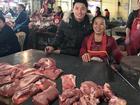 Hot girl - hot boy Việt: Bức ảnh Bùi Tiến Dũng 'tay dao tay thớt' đứng bán thịt lợn thu hút triệu lượt xem