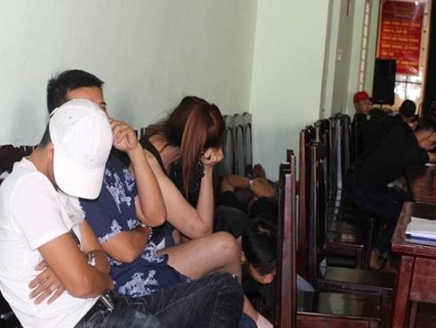 Đột kích lúc rạng sáng, phát hiện gần 70 nam nữ phê ma túy ở quán bar trong ngày lễ tình nhân