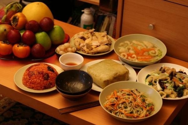 Khám phá những điều thú vị trong mâm cơm cúng tất niên 3 miền dịp Tết Nguyên đán-1