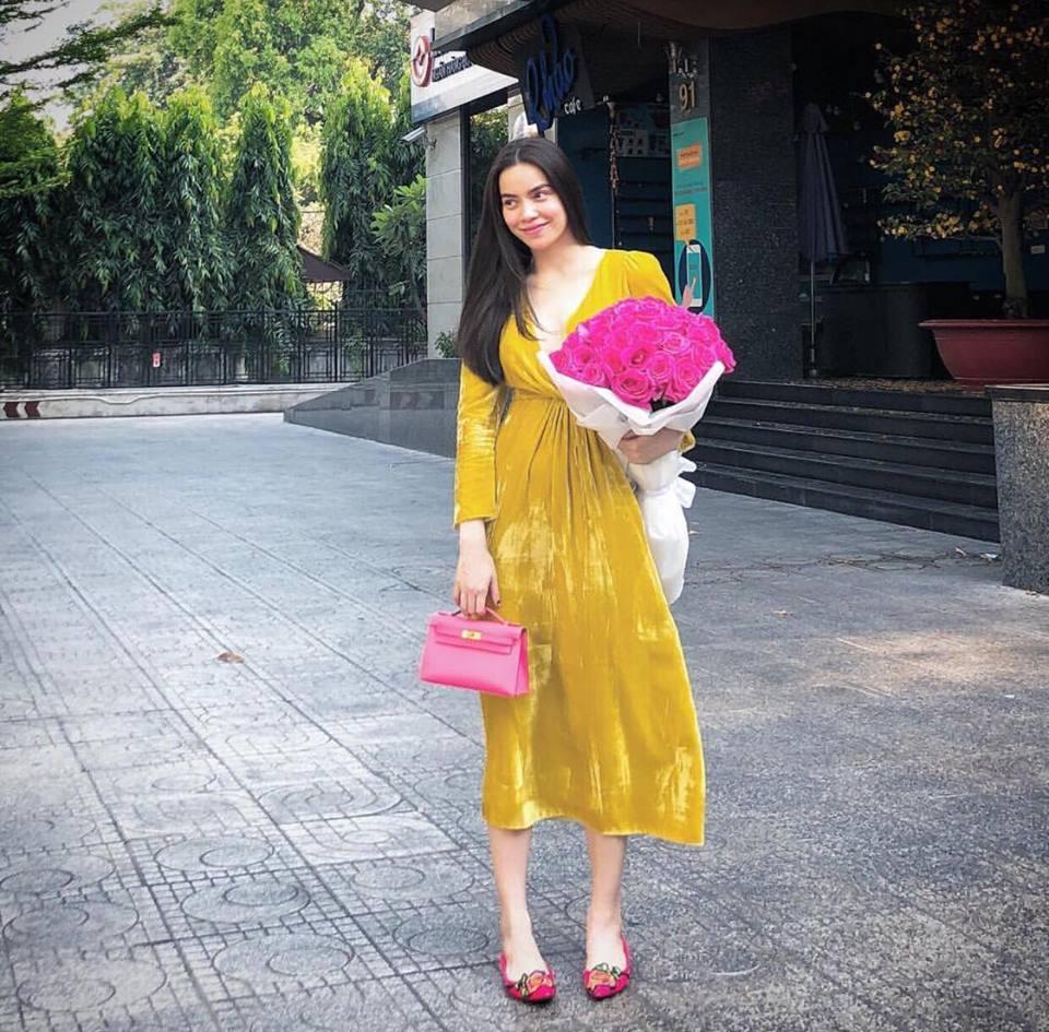 Hồ Ngọc Hà - Angela Phương Trinh dẫn đầu xu hướng nhung rực rỡ đón chào năm mới-3