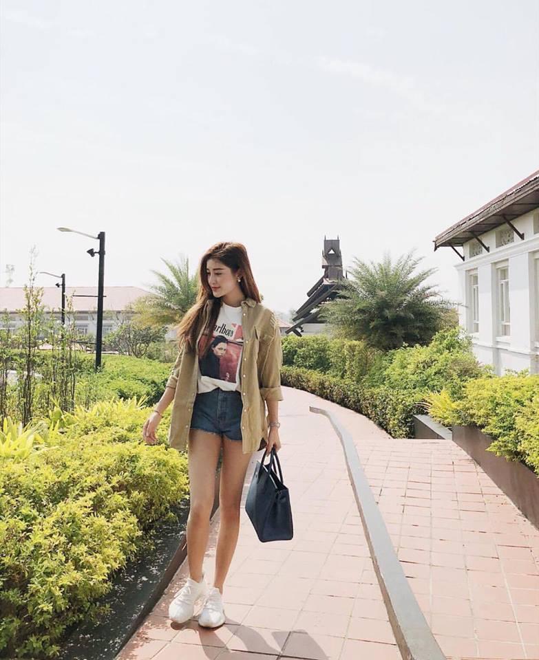 Hồ Ngọc Hà - Angela Phương Trinh dẫn đầu xu hướng nhung rực rỡ đón chào năm mới-5