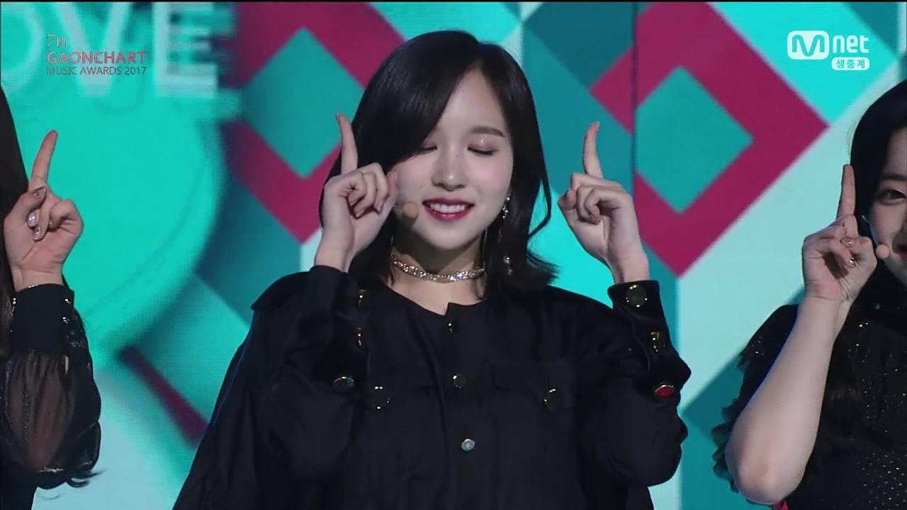 Trao giải cả Kpop, ‘Gaon Chart Music Awards 2017’ vẫn không hết nhạt vì thiếu BTS - EXO-12