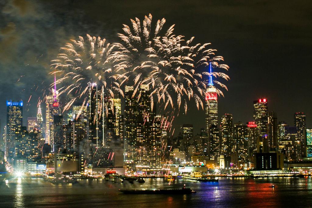 Giao thừa khắp thế giới: Từ gala Trung Quốc đến chợ Tết Hong Kong-6