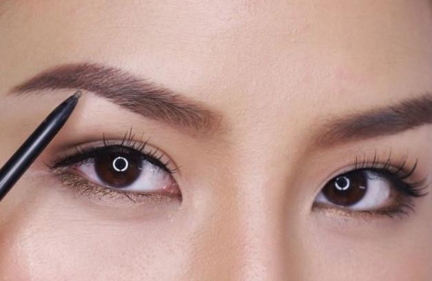 5 món đồ trang điểm không thể thiếu khi đi chơi Tết-1