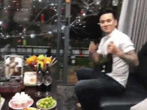 Hot girl - hot boy Việt: Đột nhập không khí đêm giao thừa tại nhà 'hot girl dân tộc' Thu Hương