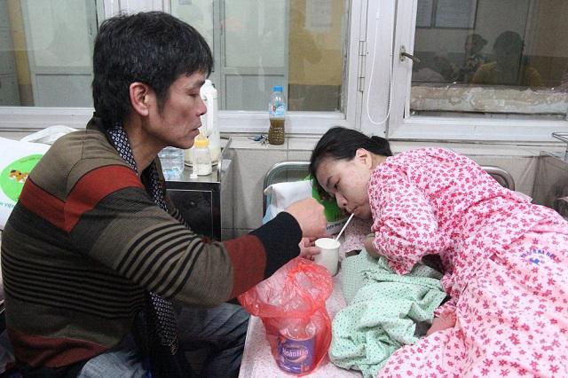 Giây phút đón con chào đời đúng thời khắc giao thừa, những ông bố hét lên vì xúc động-9