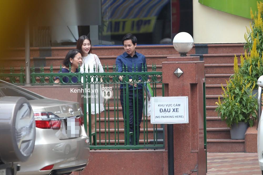 Mở màn paparazzi năm Mậu Tuất: Hoa hậu Đặng Thu Thảo lần đầu lộ bụng bầu, cùng ông xã Tín Nguyễn đi khám thai!-3