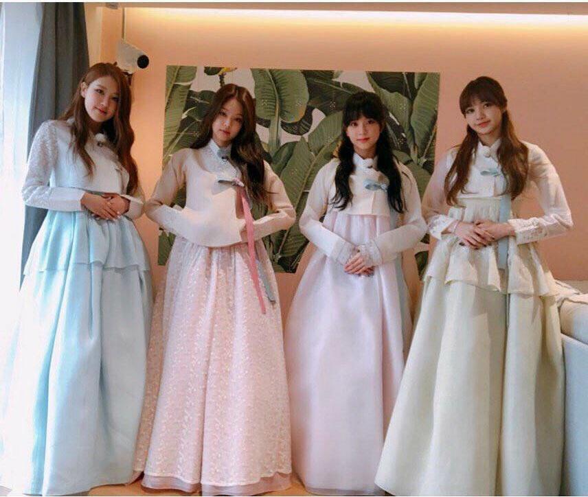 Sao Hàn 16/2: Daehan Minguk Manse cùng loạt sao Hàn rạng rỡ mặc hanbok chúc Tết-2