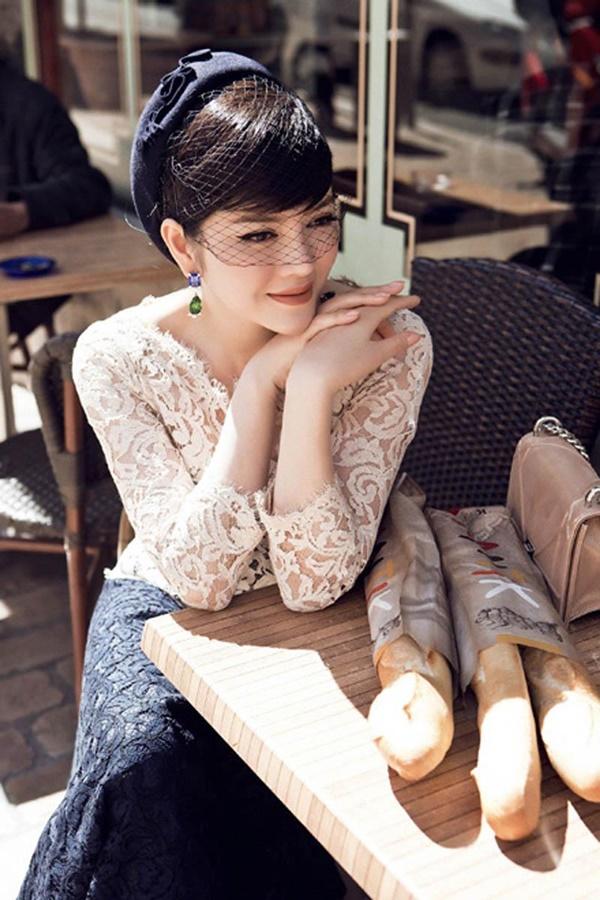 Phong cách đối lập của 2 mỹ nhân tuổi Tuất nổi nhất Vbiz-2