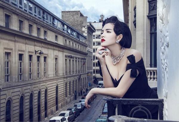 Phong cách đối lập của 2 mỹ nhân tuổi Tuất nổi nhất Vbiz-3