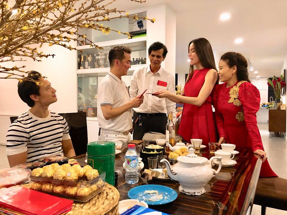 Không chỉ nhận lì xì 3 tỷ cho 30 phút xông đất nhà Hà Hồ, Mr Đàm còn làm ông tiên của Dương Triệu Vũ-7