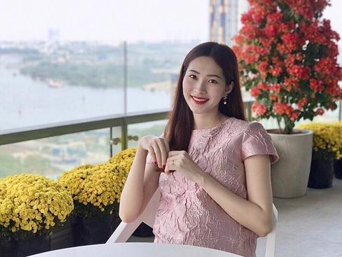 Tin sao Việt: Hoàng Thùy Linh bật mí khoảnh khắc ấu thơ răng sún-11