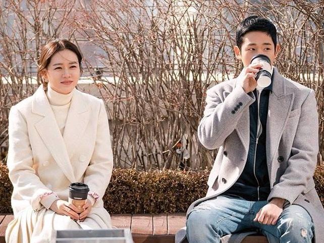 Sao Hàn 18/2: Mây họa ánh trăng Kim Yoo Jung tự tay vẽ lời chúc năm mới tặng fans-9