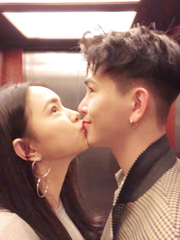 Hot girl - hot boy Việt: Trang Cherry vietsub hit Người lạ ơi! của Karik bằng 2 thứ giọng-1